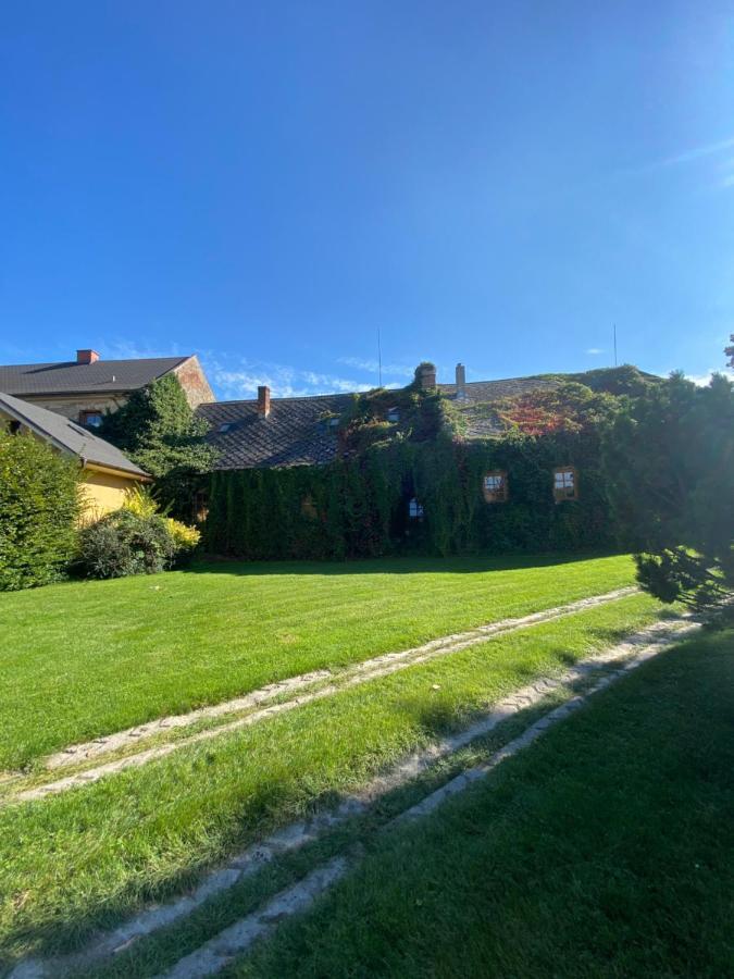 Apartman Na Statku Miskovice  Exterior foto